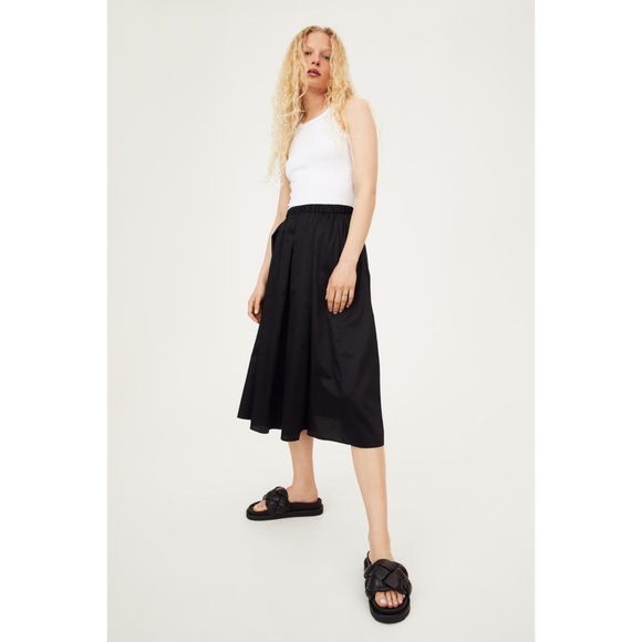 H&M PREMIUM LEATHER SLIDES | BLK | SZ40 | NEW - Picture 5 of 9